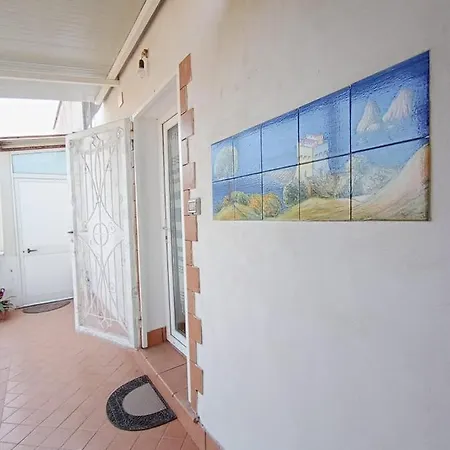 Lo Scrigno Sul Mare Bed and Breakfast 3*