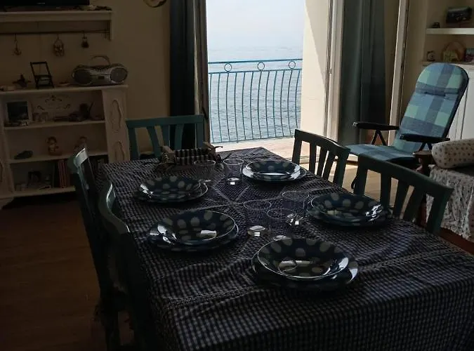 Couette-café Lo Scrigno Sul Mare