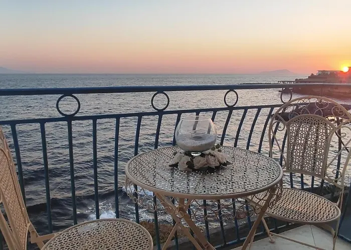 Lo Scrigno Sul Mare Couette-café Torre del Greco